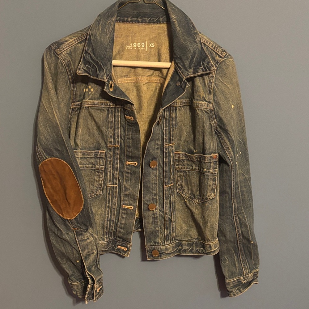 Vintage 1969 Gap distressed Denim Jacket with suede patches on elbow